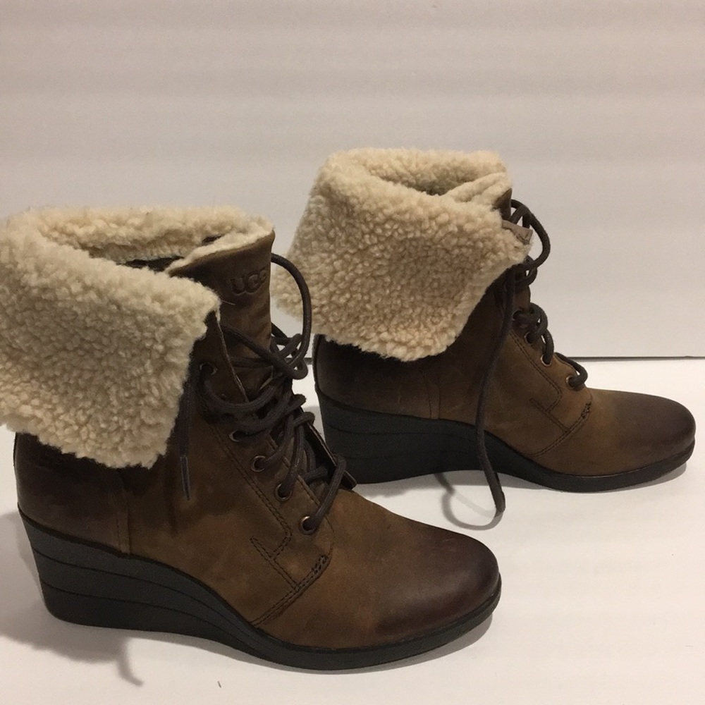Ugg zea woman leather shearling wedge lace up boot